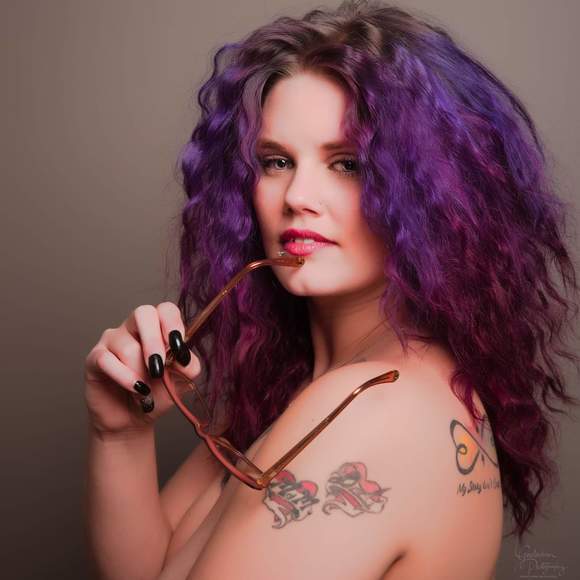 Meet your Posher, Ashley-lynn - Picture 1 of 2